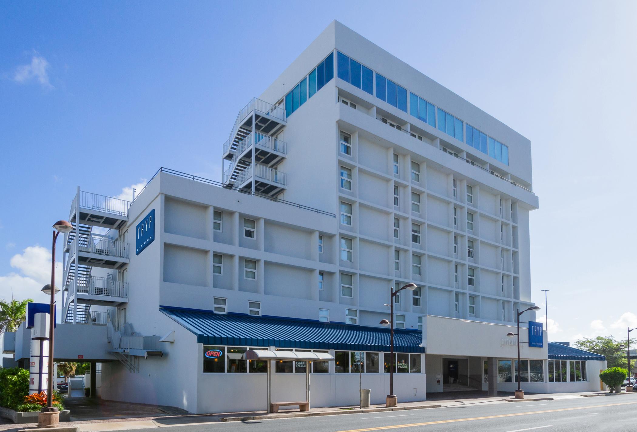 Tryp By Wyndham Isla Verde San Juan Buitenkant foto