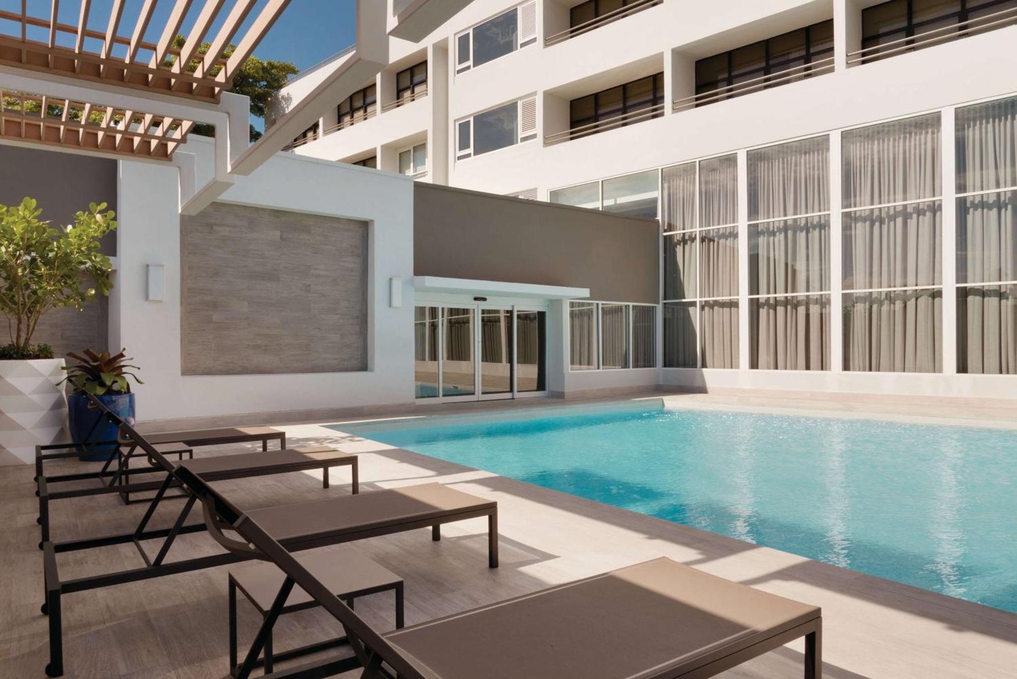 Tryp By Wyndham Isla Verde San Juan Buitenkant foto