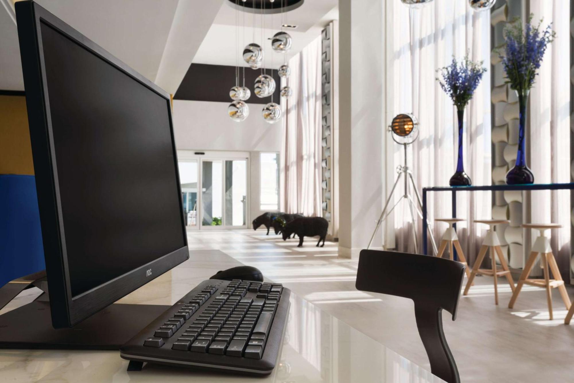 Tryp By Wyndham Isla Verde San Juan Buitenkant foto