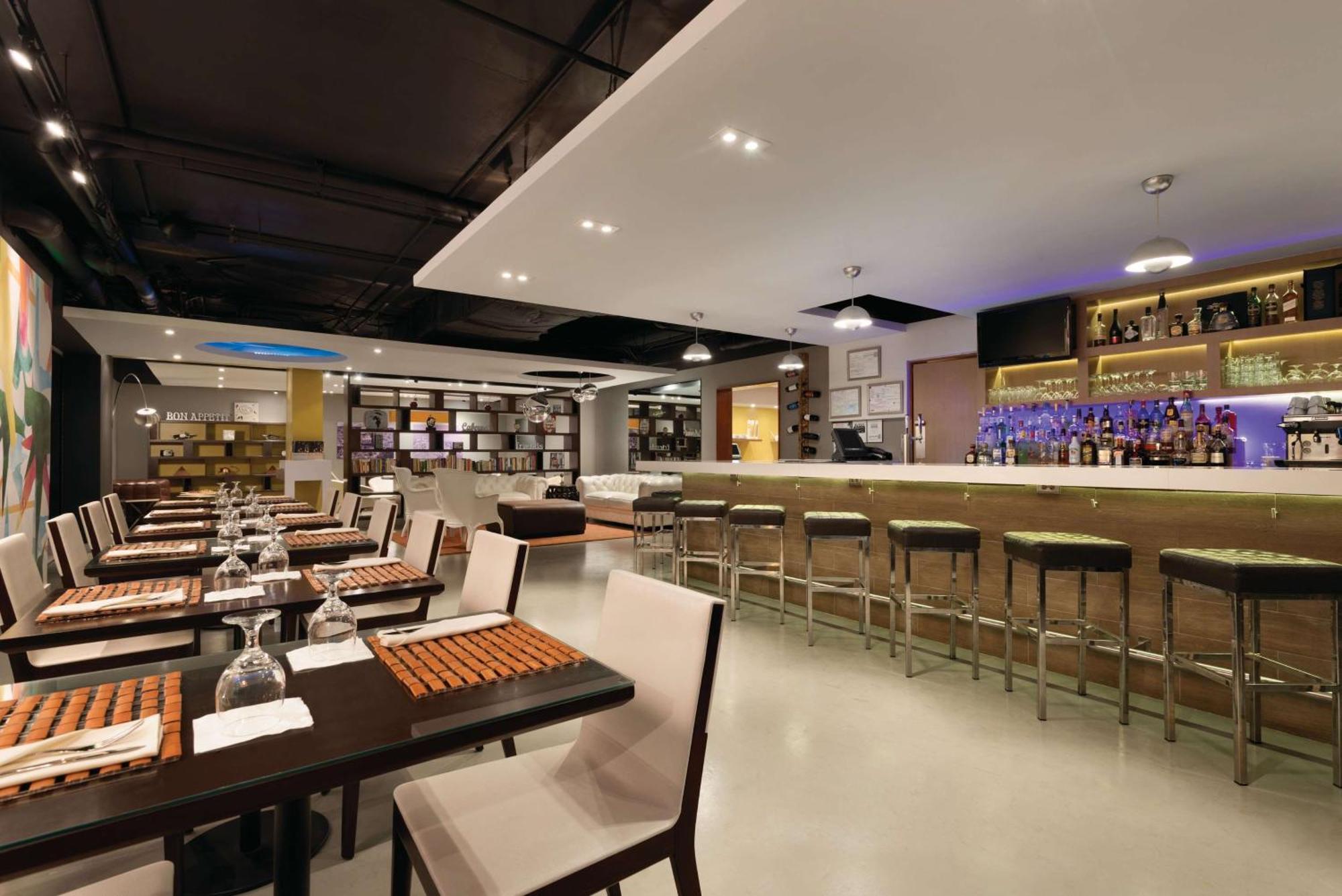 Tryp By Wyndham Isla Verde San Juan Buitenkant foto